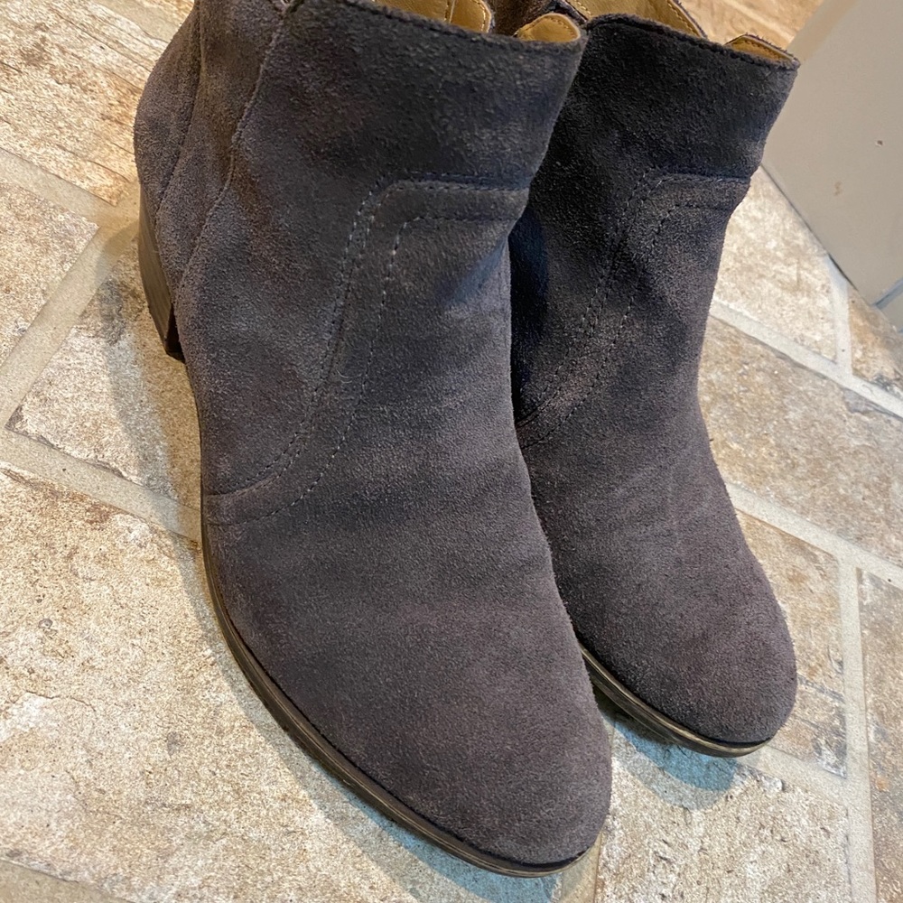 LUCKY Brand Greywolf Suede SUPER Comfortable Booties